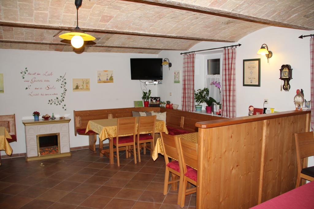 Apartmán Haus Resi Staatz Exteriér fotografie