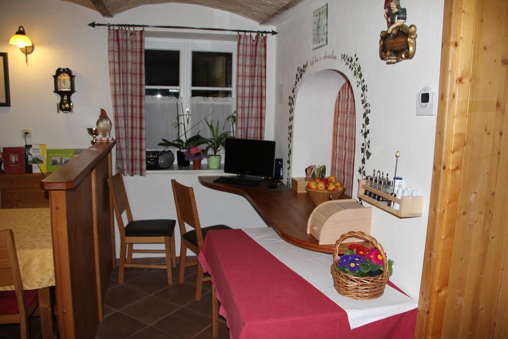 Apartmán Haus Resi Staatz Exteriér fotografie