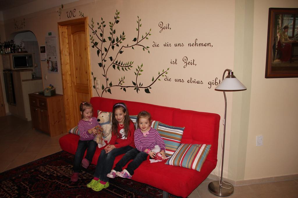 Apartmán Haus Resi Staatz Exteriér fotografie